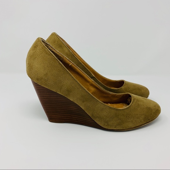 Nine West Tan Suede Wedge, Sz 10 - Picture 1 of 7
